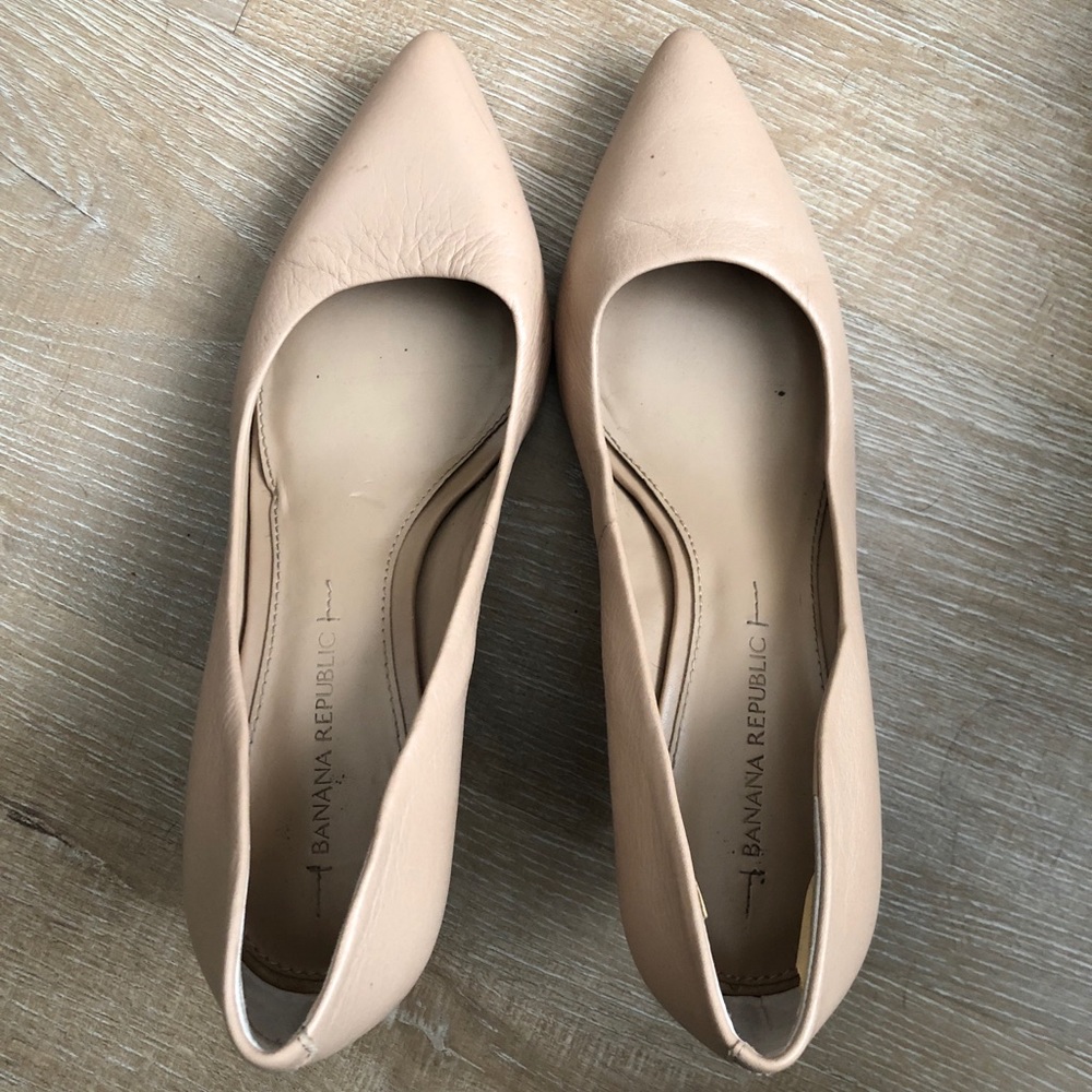 Banana Republic Nude Pumps 7.5